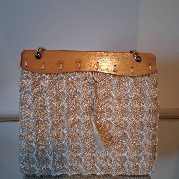 Rare Handcrafted Boho Cream and Tan Woven Summer Bag with Gold Chain Strap - Picture 6 of 10